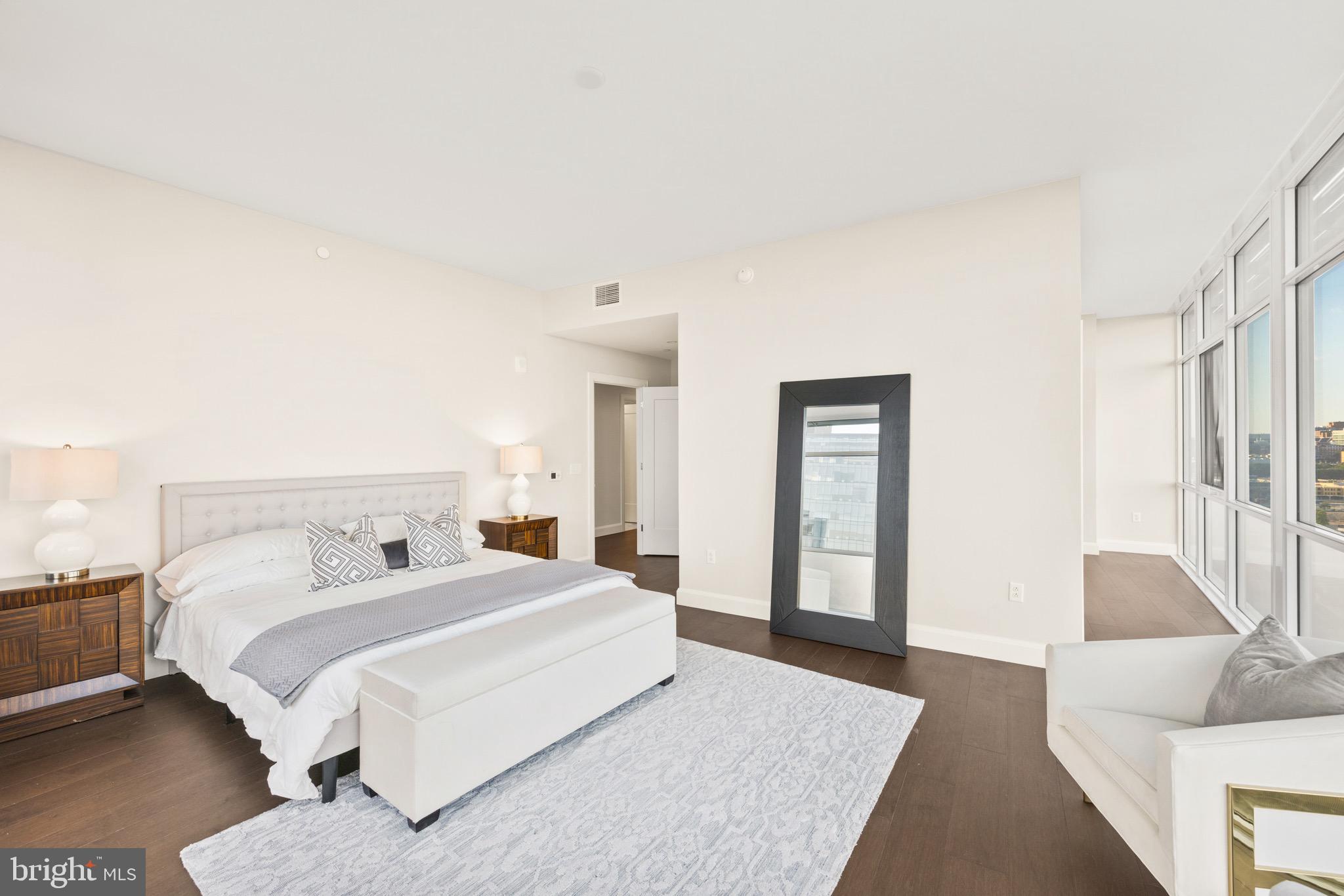 HARBOR EAST - Residential