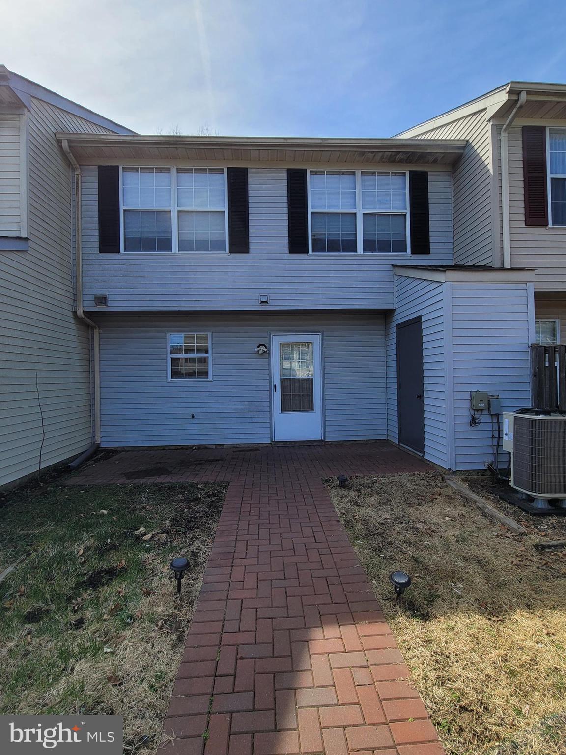 ST CHARLES SUB - HAMPSHIRE - Residential Lease