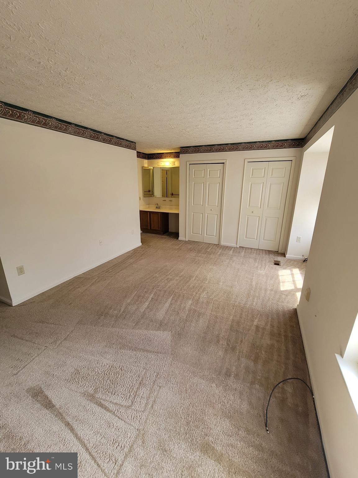 ST CHARLES SUB - HAMPSHIRE - Residential Lease