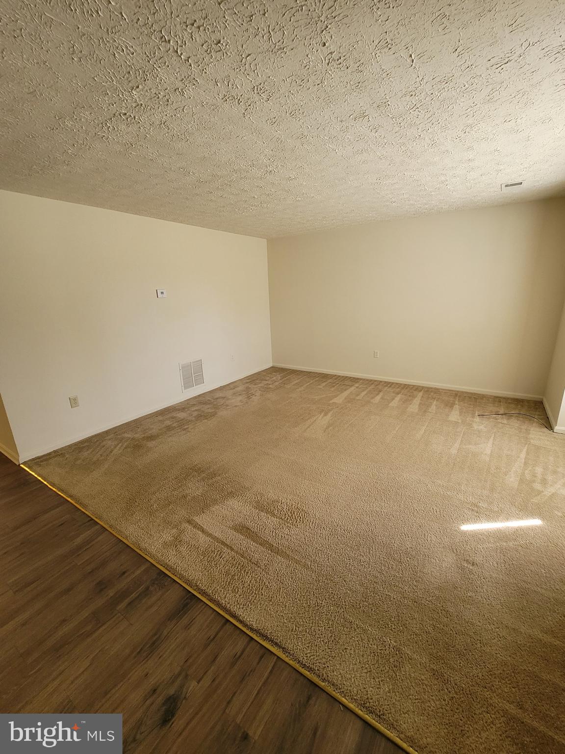 ST CHARLES SUB - HAMPSHIRE - Residential Lease