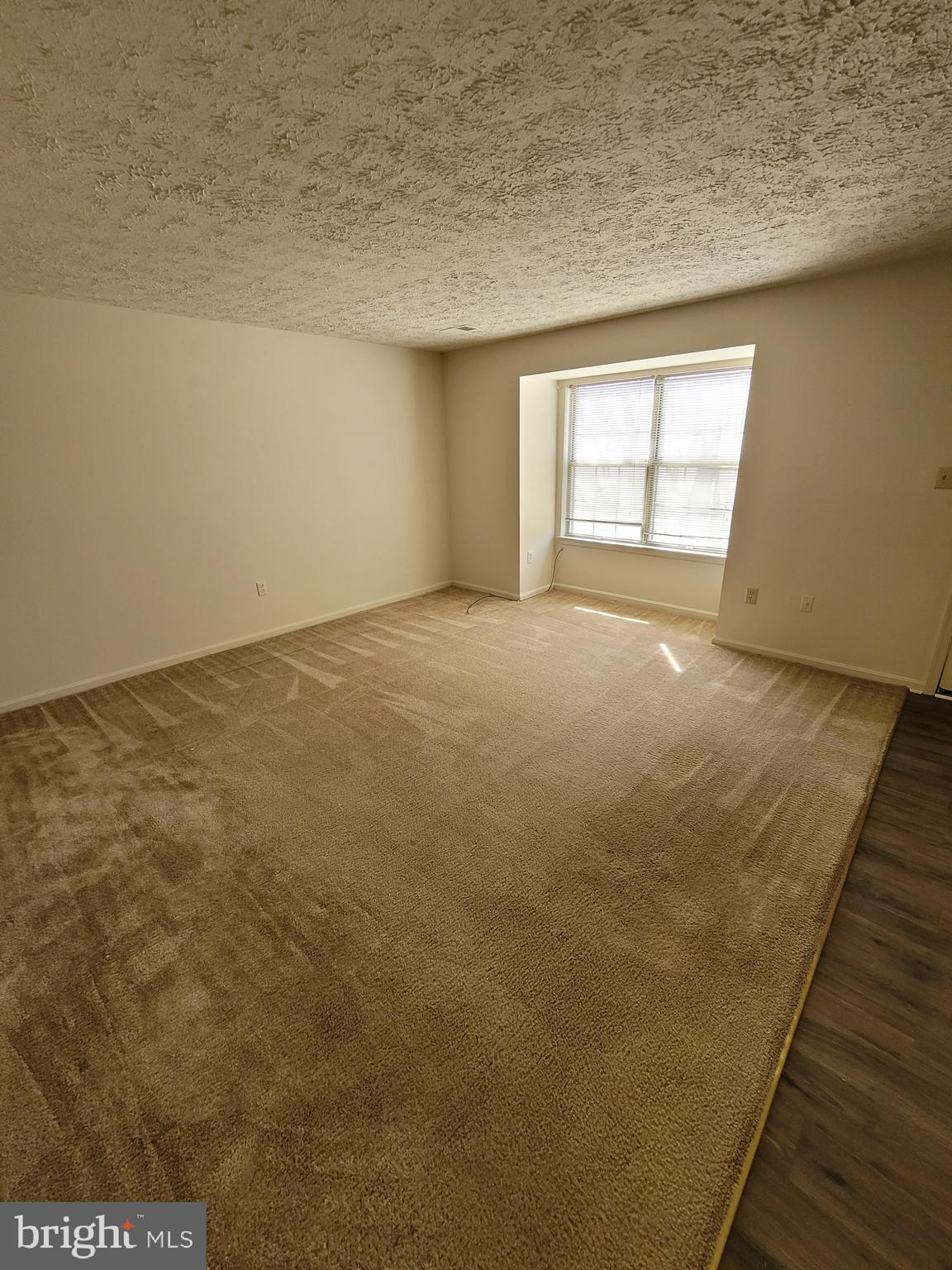 ST CHARLES SUB - HAMPSHIRE - Residential Lease