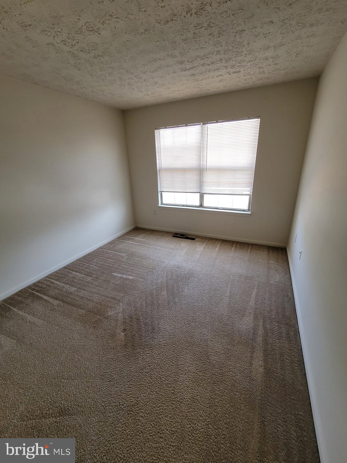 ST CHARLES SUB - HAMPSHIRE - Residential Lease