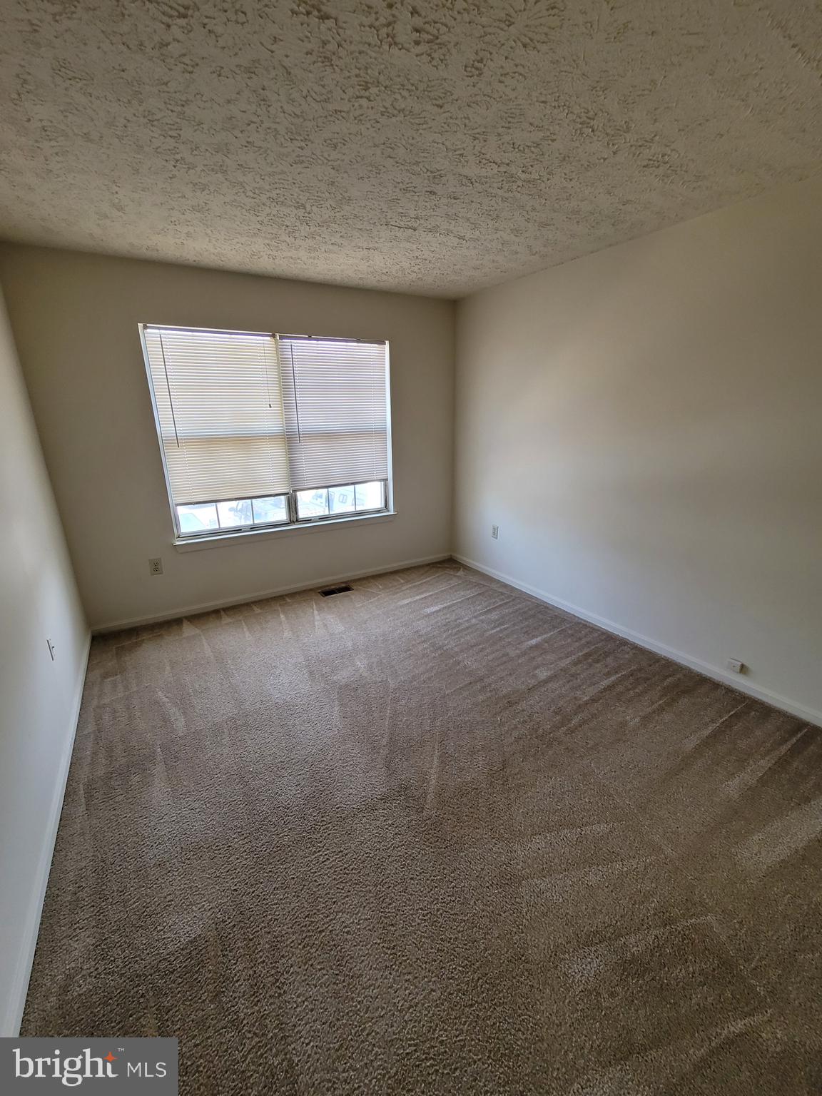 ST CHARLES SUB - HAMPSHIRE - Residential Lease