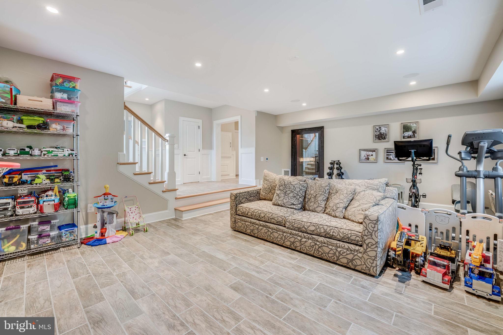 MILBURN TERRACE - Residential