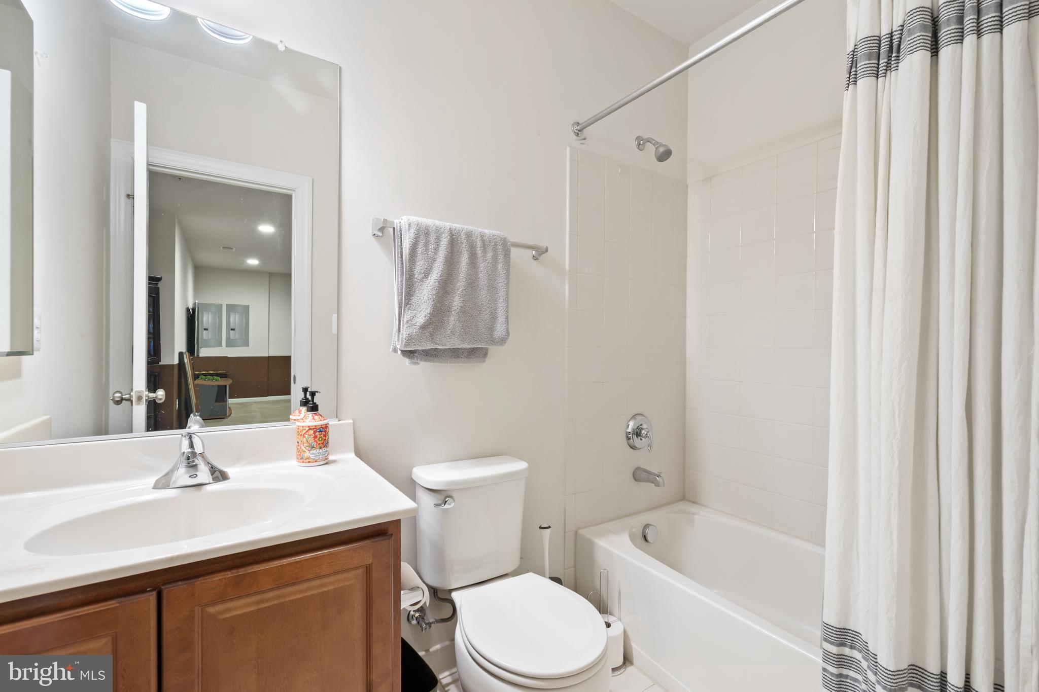 PARKSIDE AT WESTPHALIA - Residential Lease