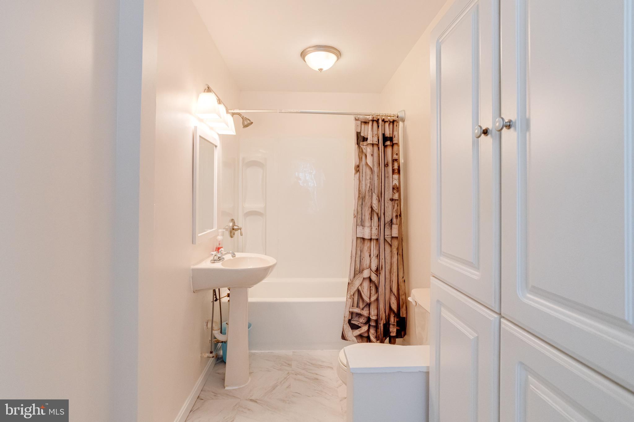 WATERS EDGE - Residential