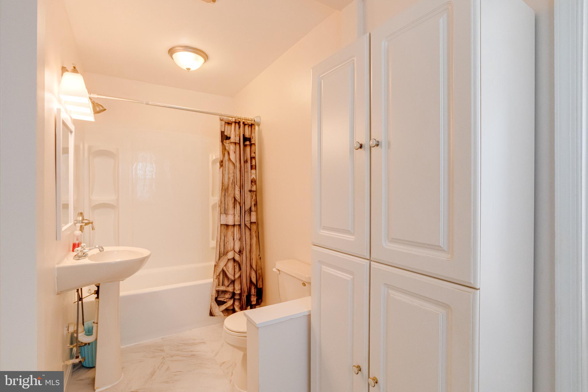 WATERS EDGE - Residential