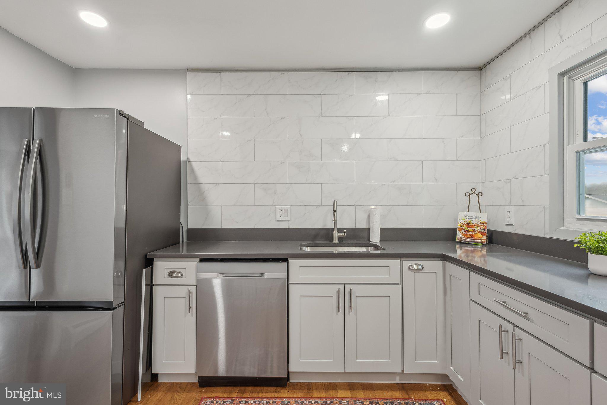 DALE CITY - Residential