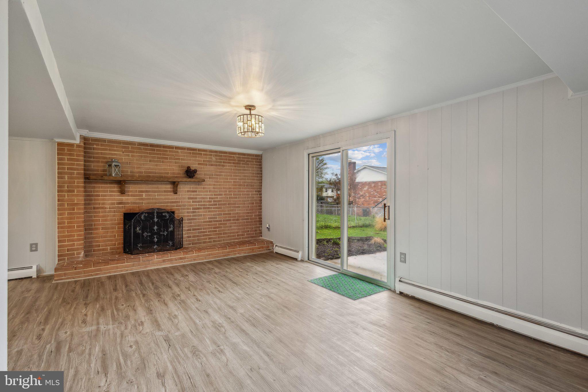 DALE CITY - Residential