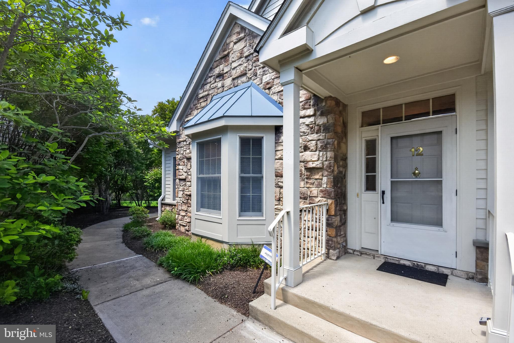 12 FRINGE TREE COURT