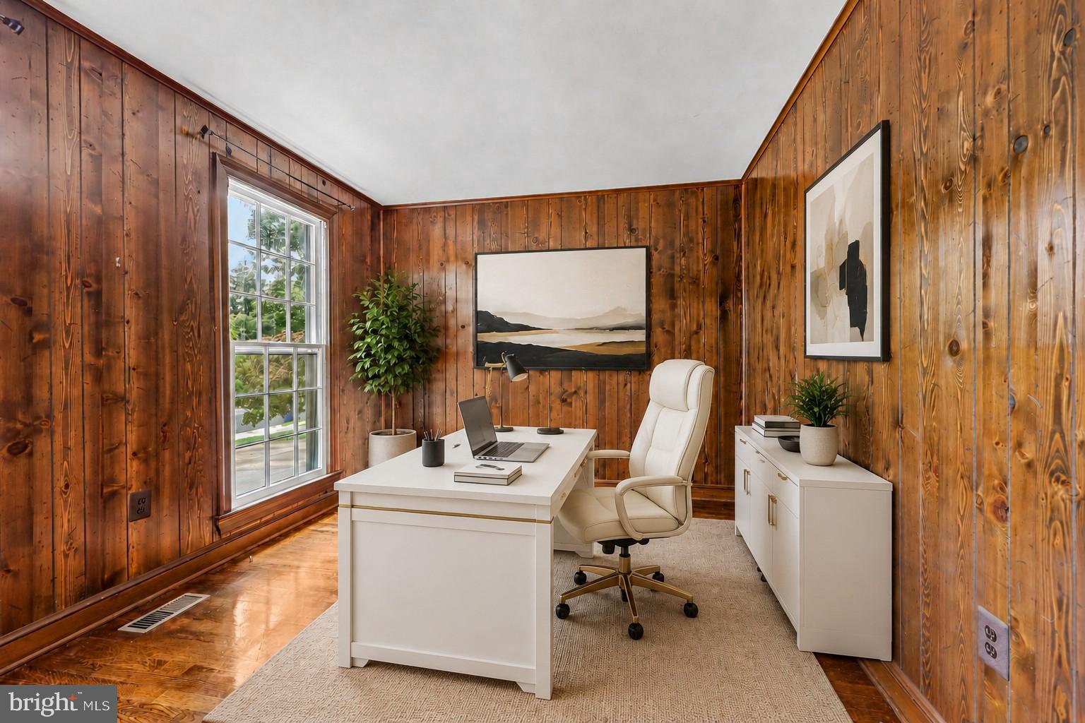 3802 IVANHOE LANE