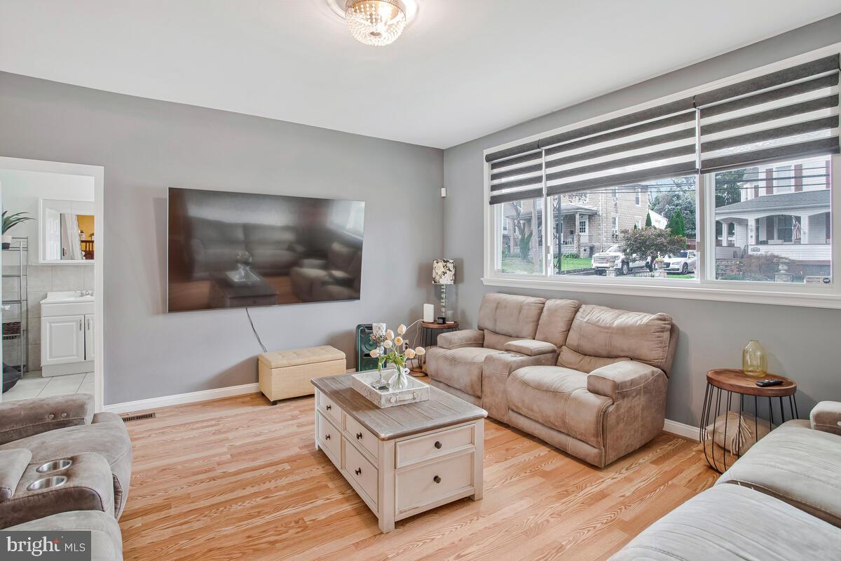 5623 GREENHILL AVENUE