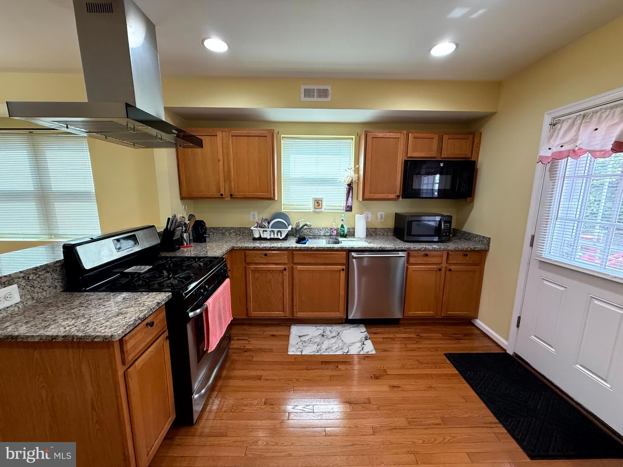 HAMILTON HILLS - Residential