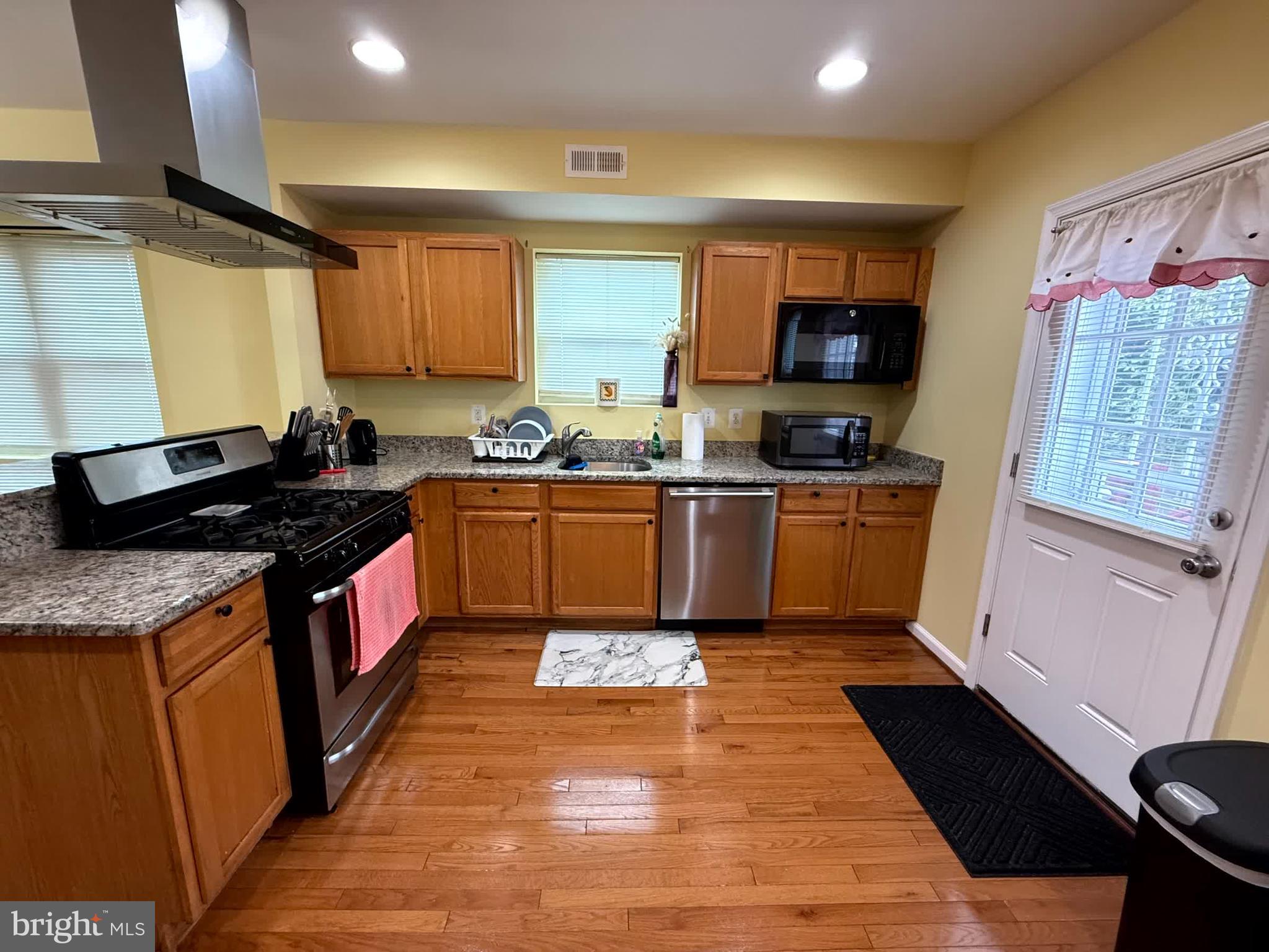HAMILTON HILLS - Residential