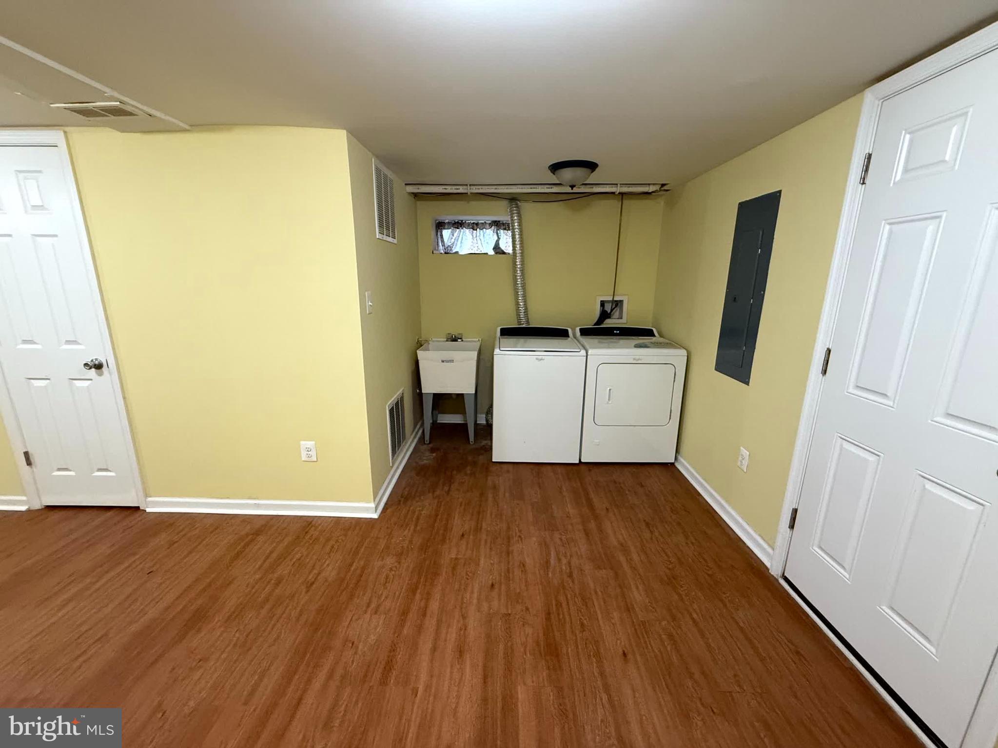 HAMILTON HILLS - Residential