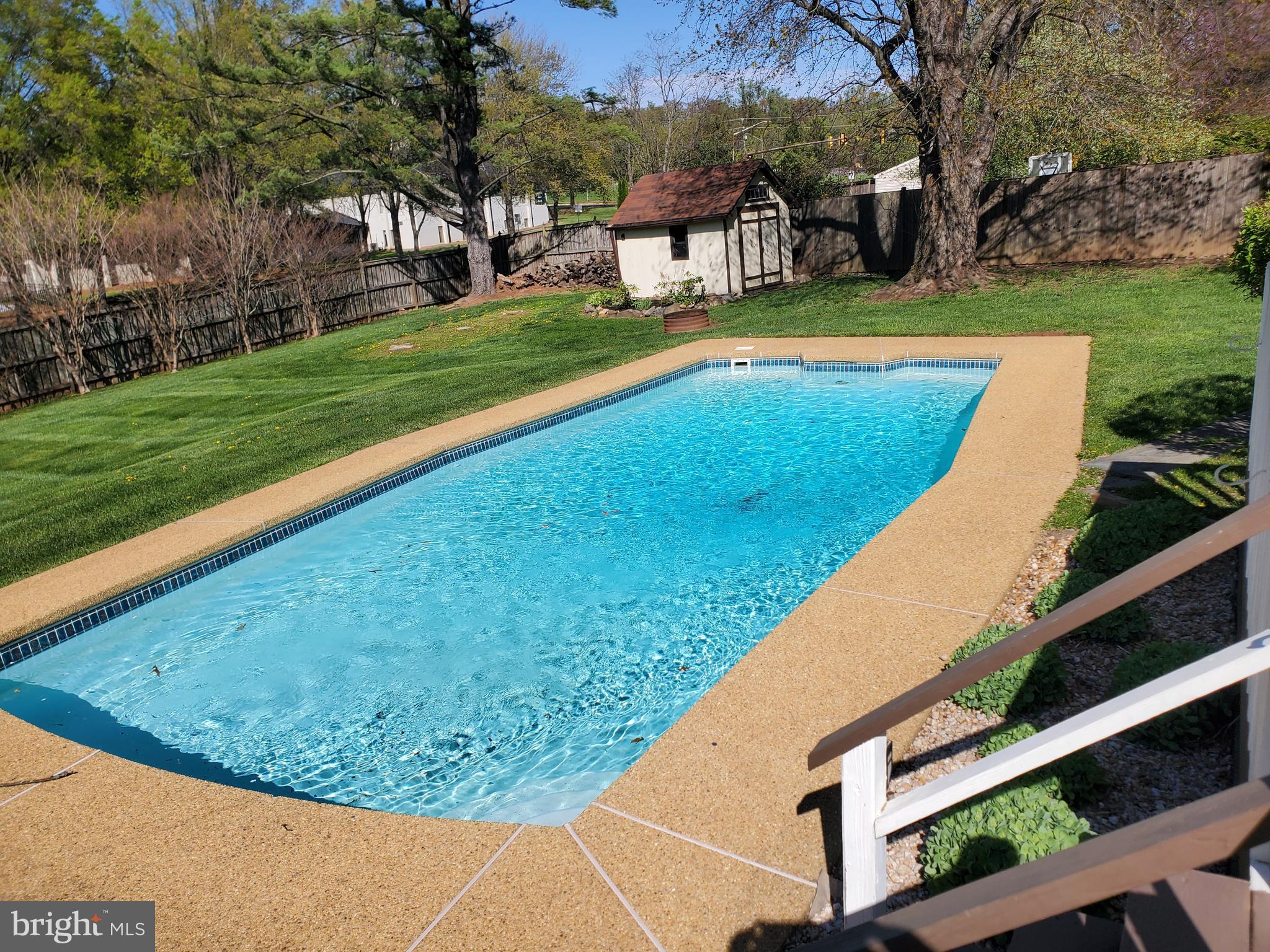 FOX MILL ESTATES - Residential Lease