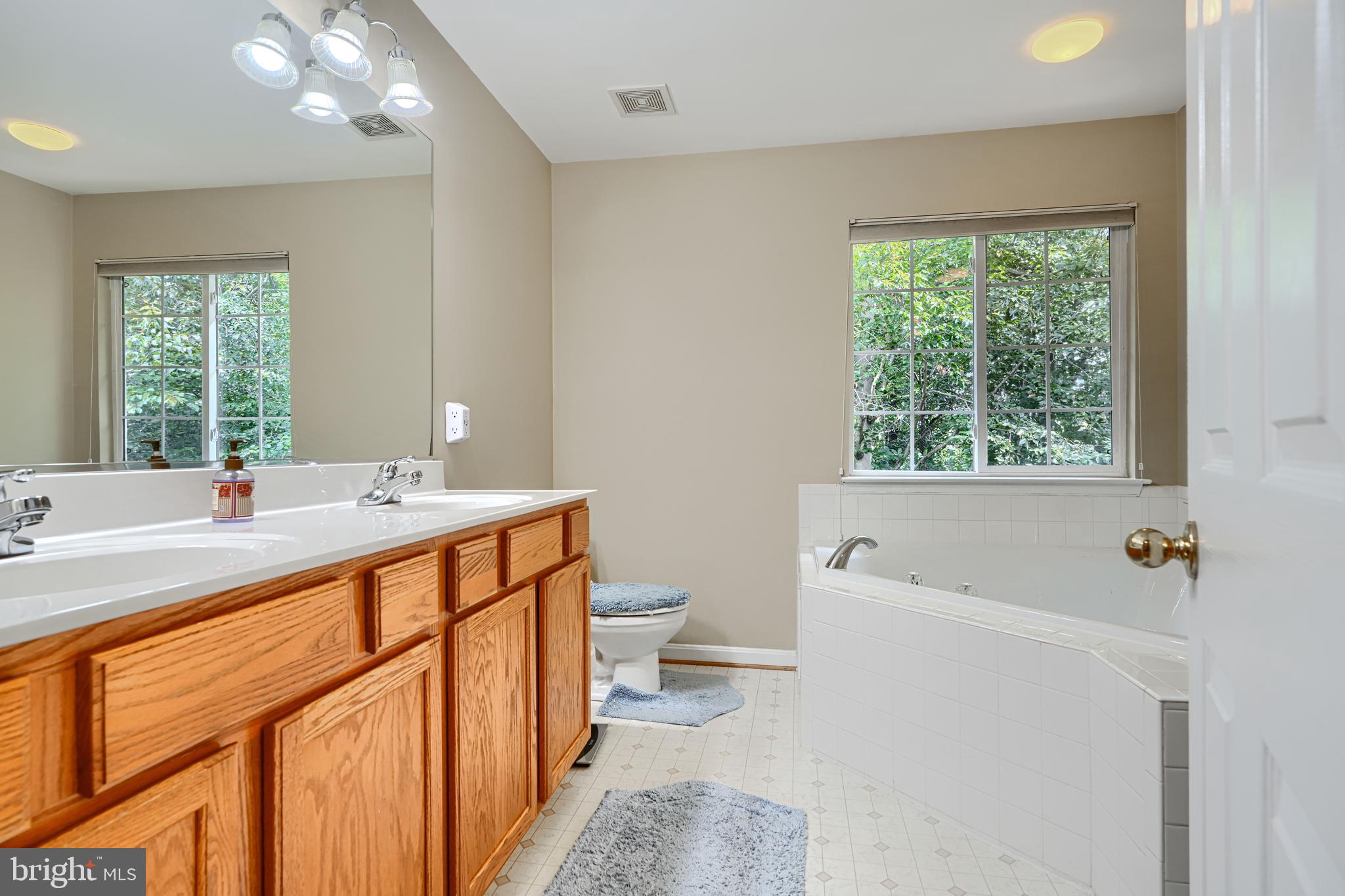 RUSSETT - Residential