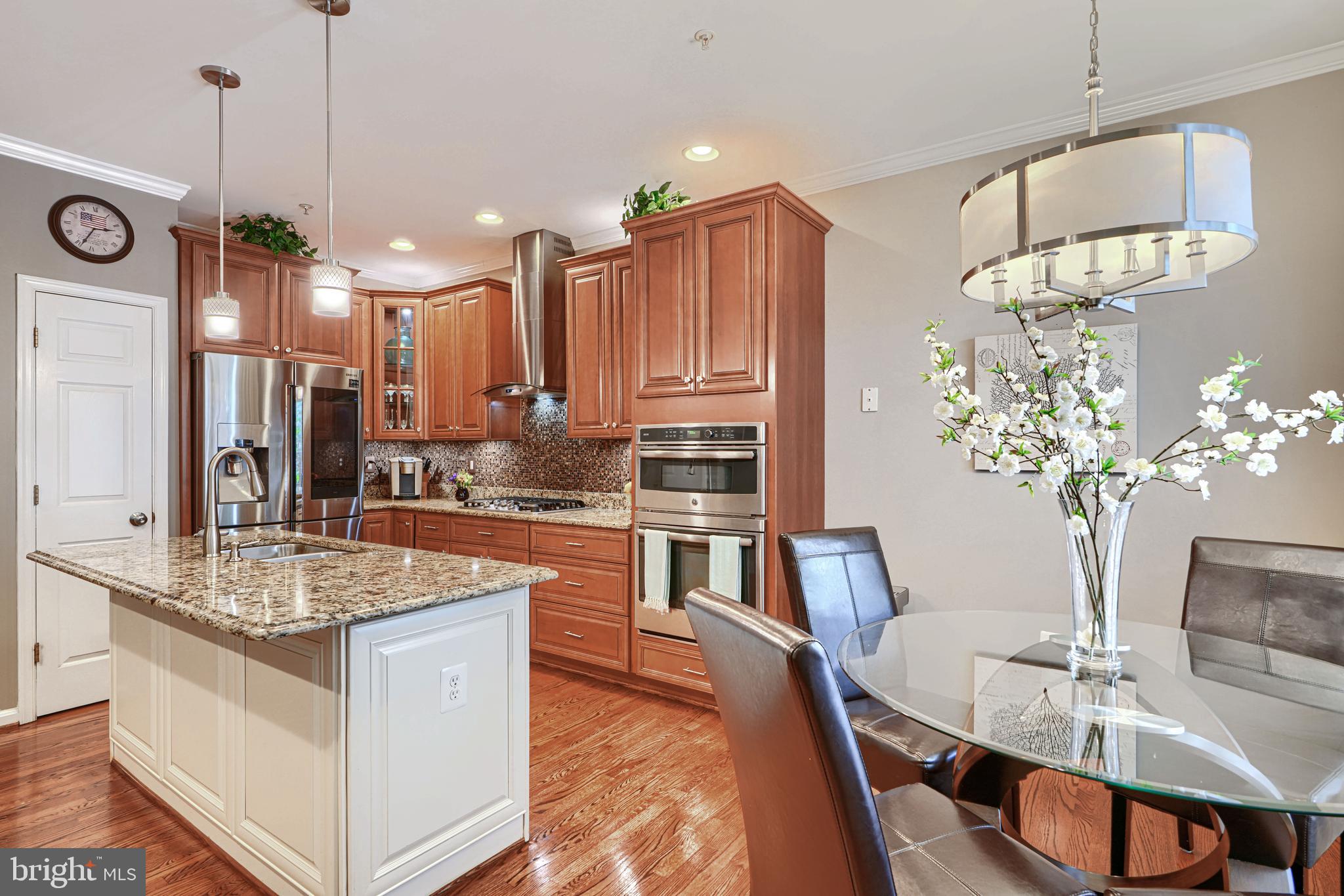 RUSSETT - Residential