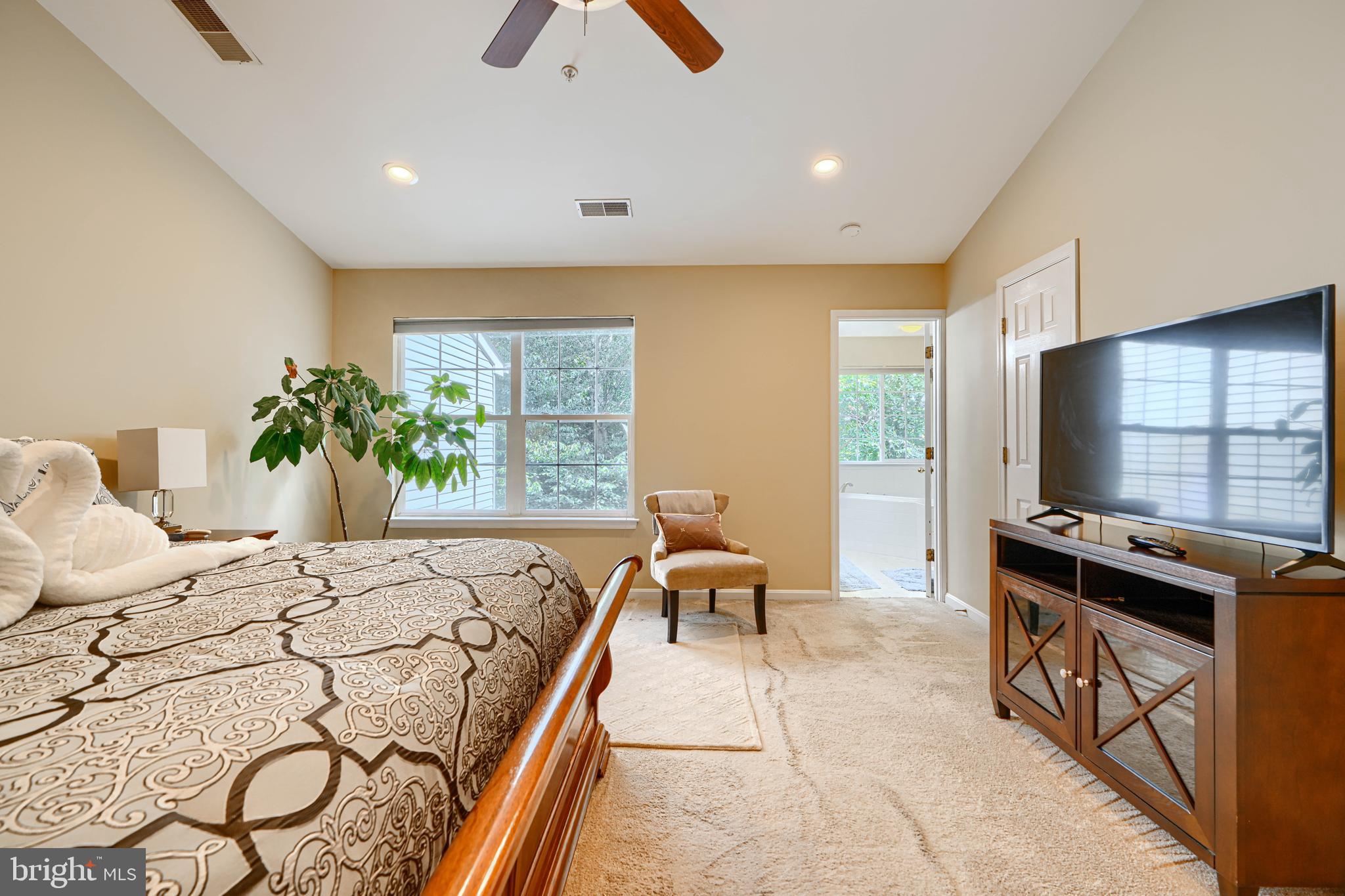 RUSSETT - Residential