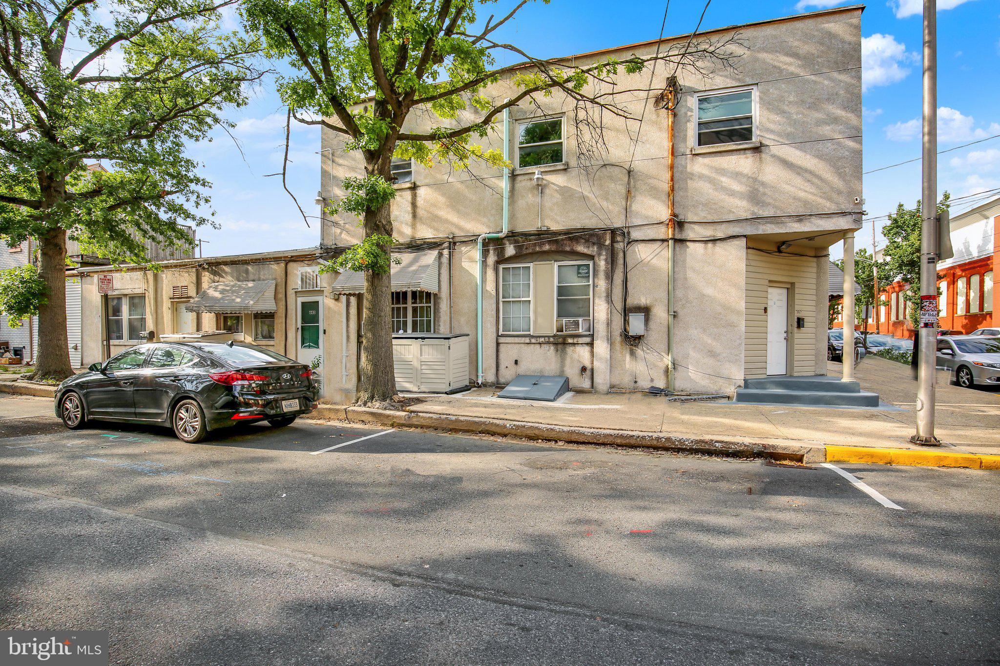 548 S 7TH STREET