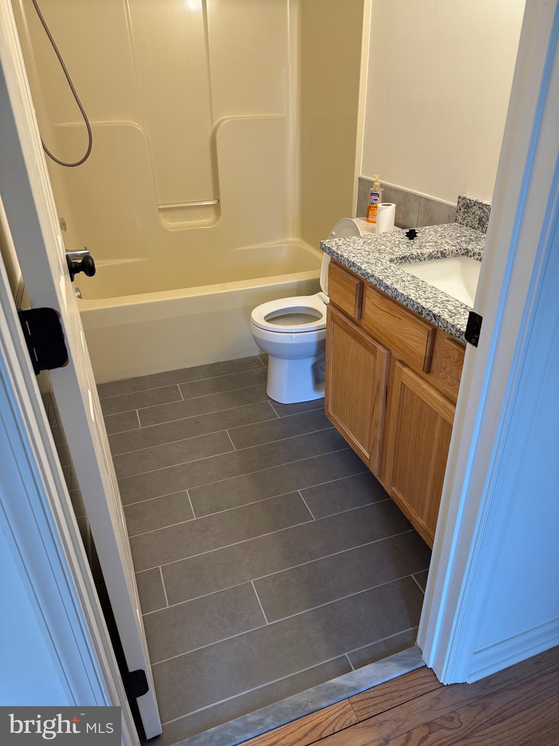 KINGS CREST - Residential Lease