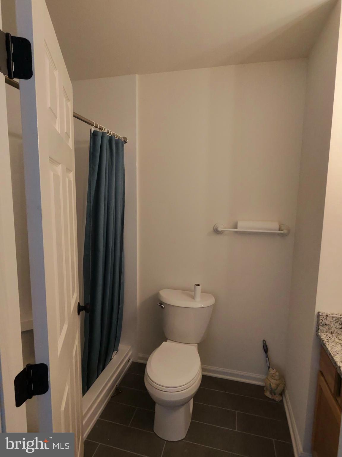 KINGS CREST - Residential Lease