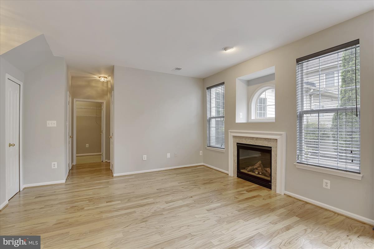 RIDGES AT ASHBURN - Residential