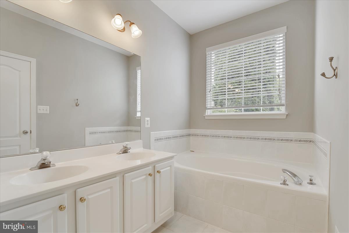 RIDGES AT ASHBURN - Residential