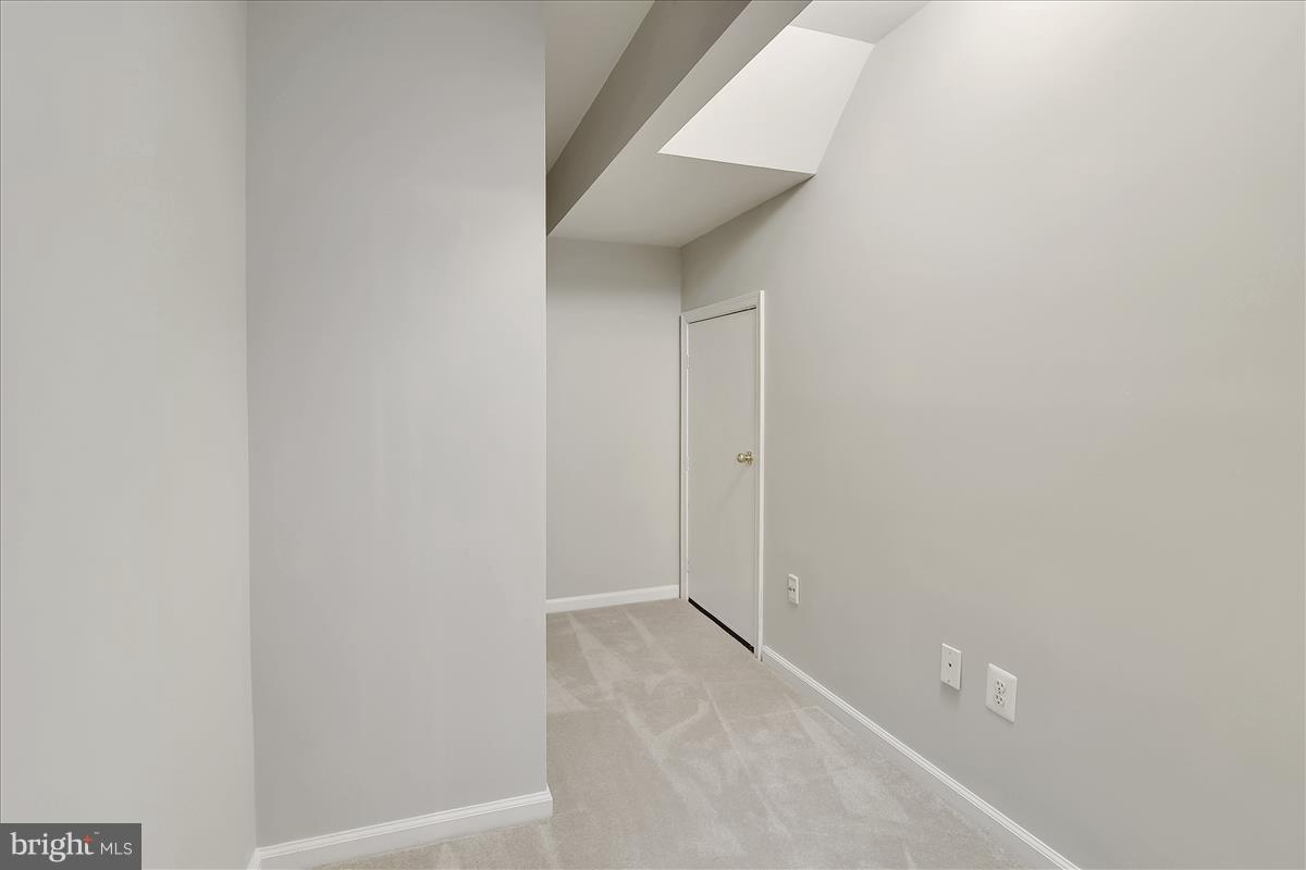 RIDGES AT ASHBURN - Residential