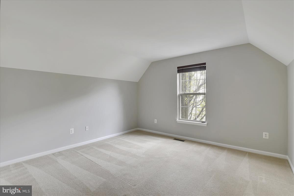 RIDGES AT ASHBURN - Residential