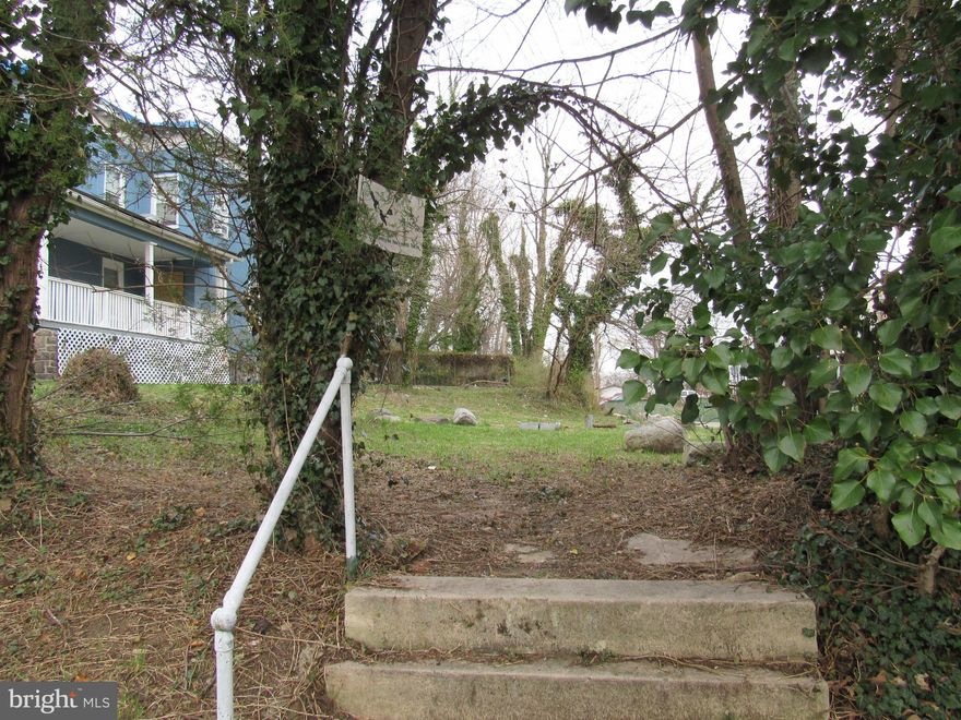 Great lot to build your home!