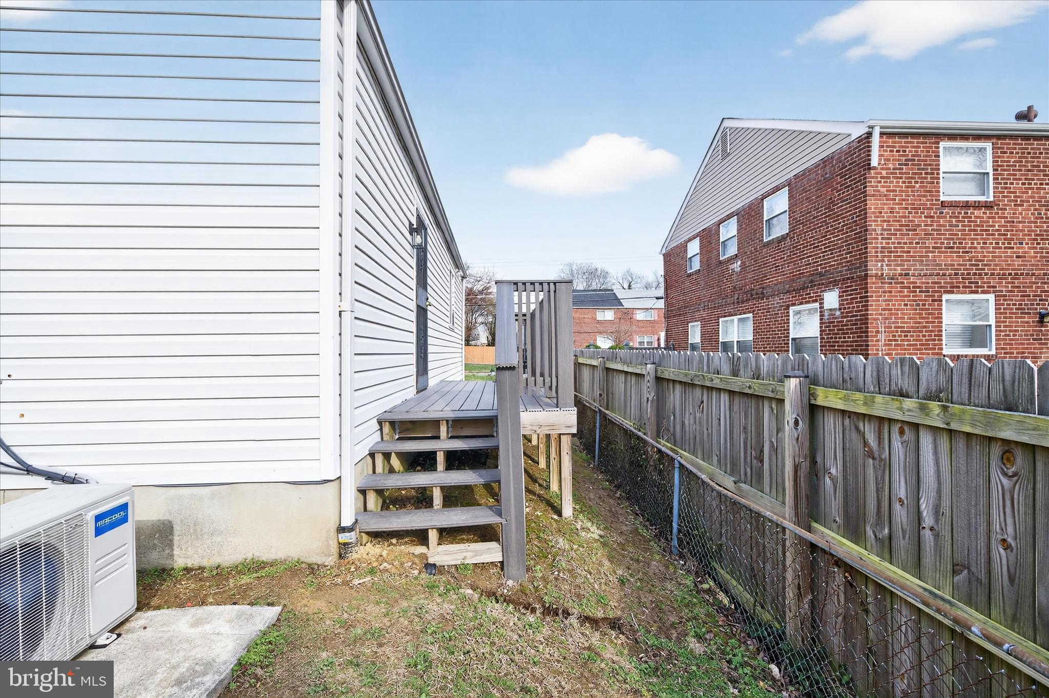 DUPONT VILLAGE - Residential