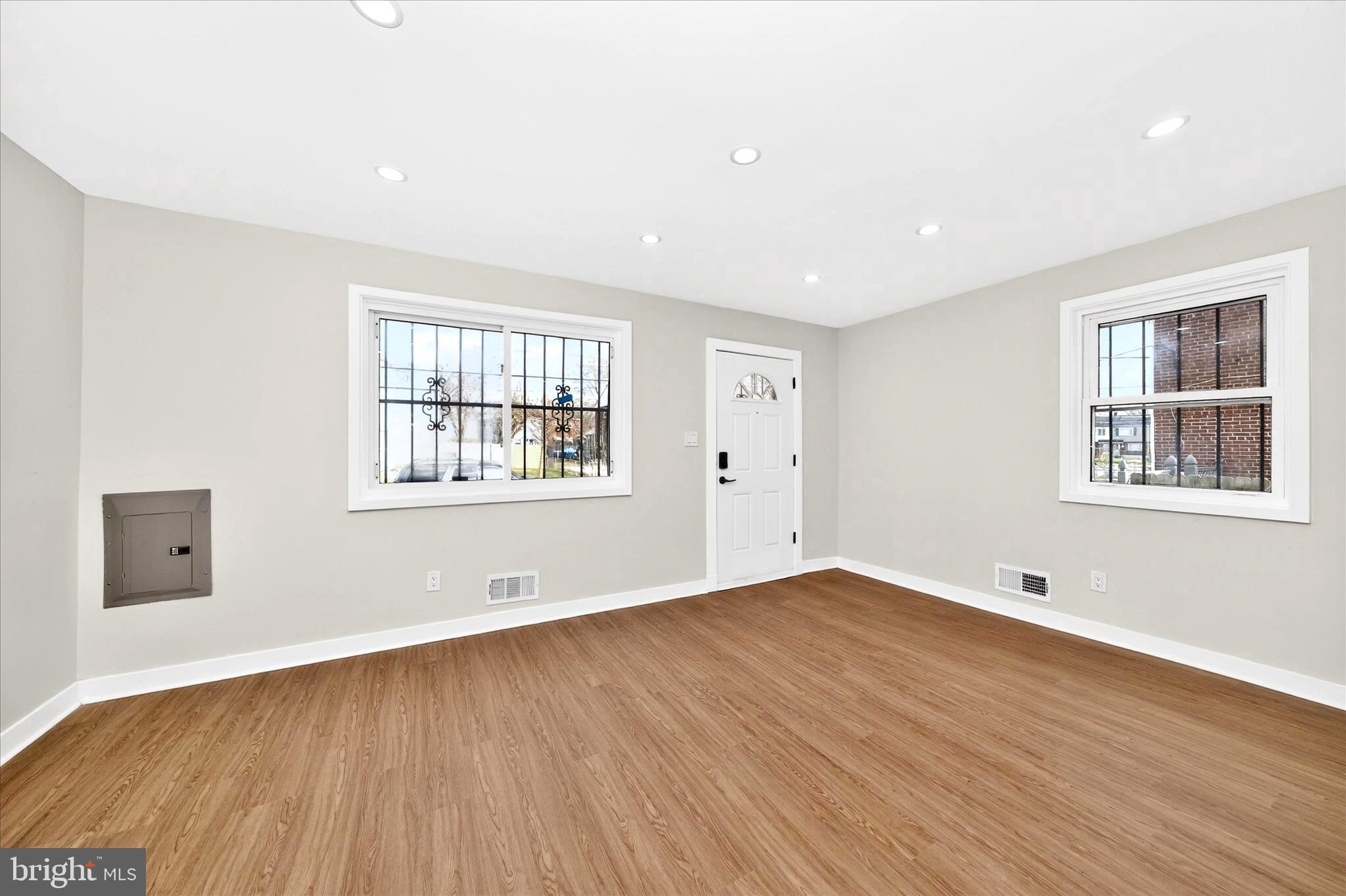 DUPONT VILLAGE - Residential