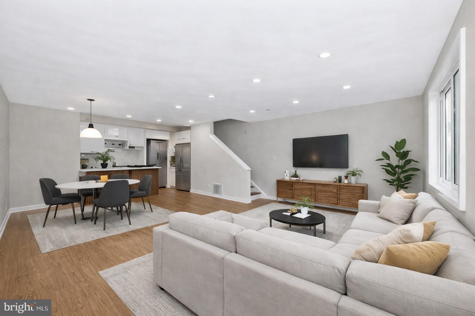 DUPONT VILLAGE - Residential