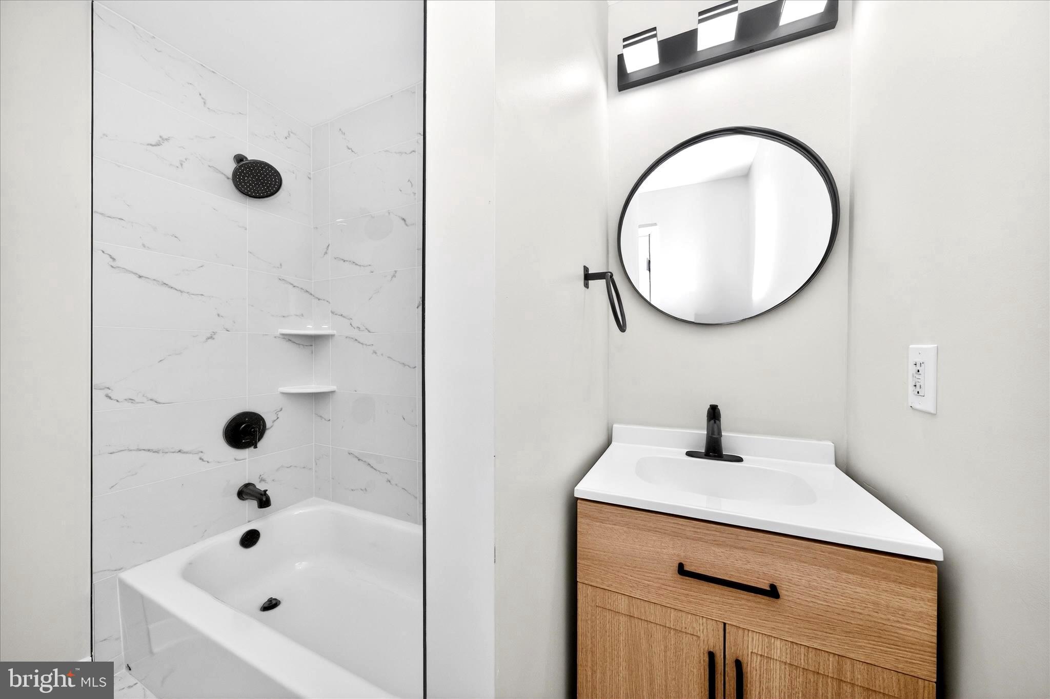 DUPONT VILLAGE - Residential