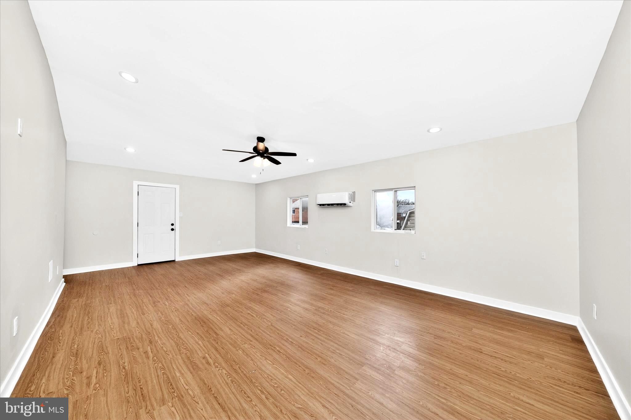 DUPONT VILLAGE - Residential