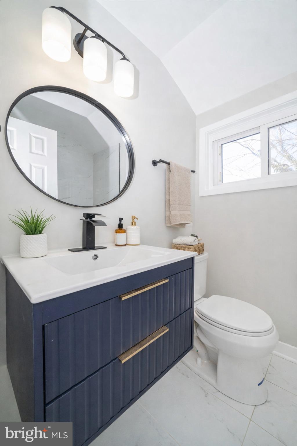 DUPONT VILLAGE - Residential