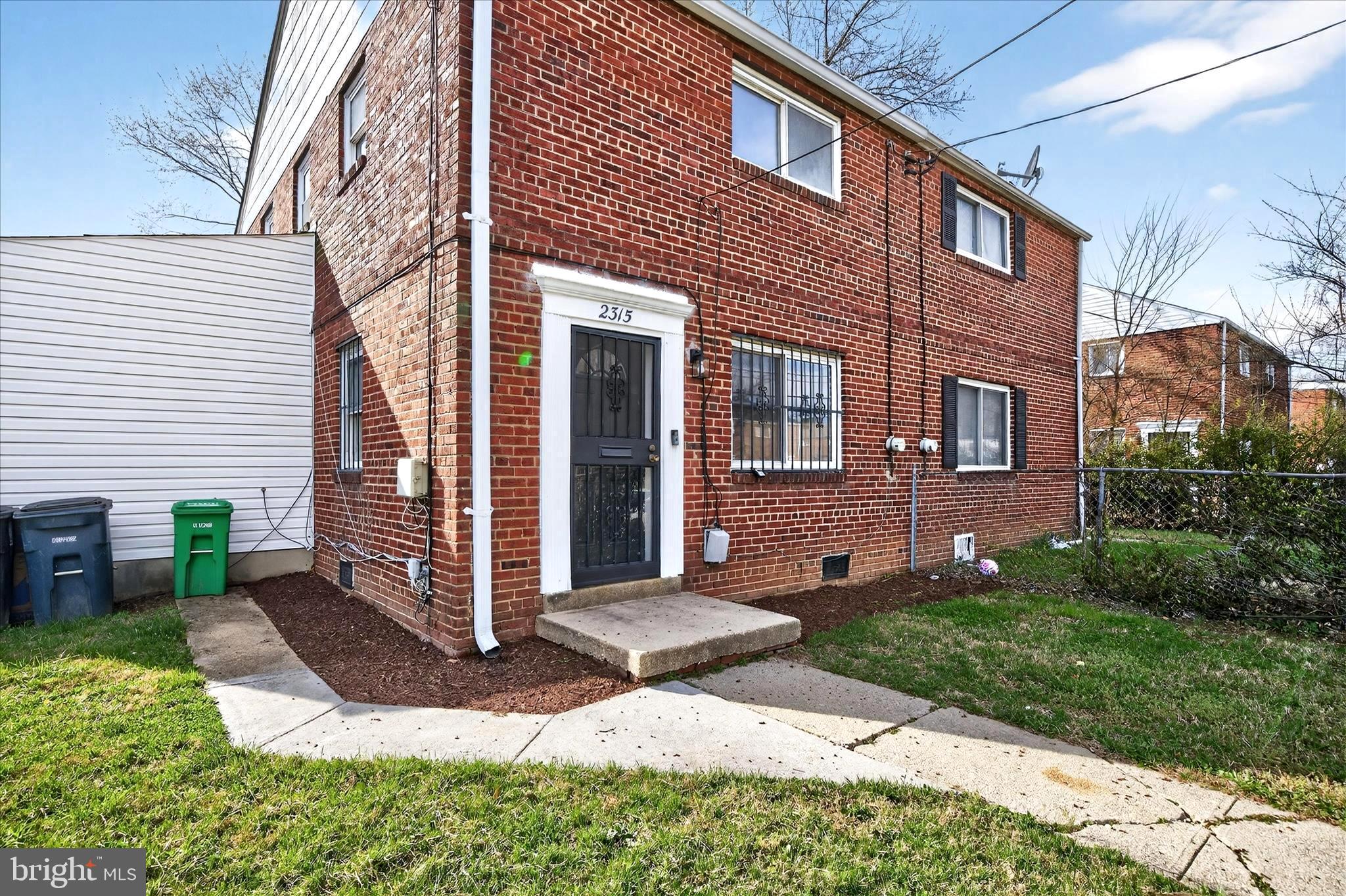 DUPONT VILLAGE - Residential