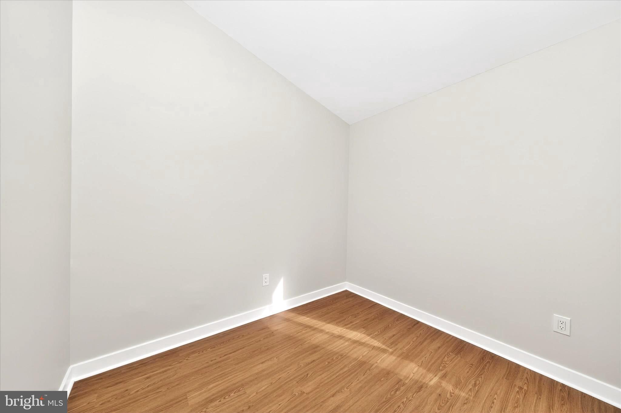 DUPONT VILLAGE - Residential