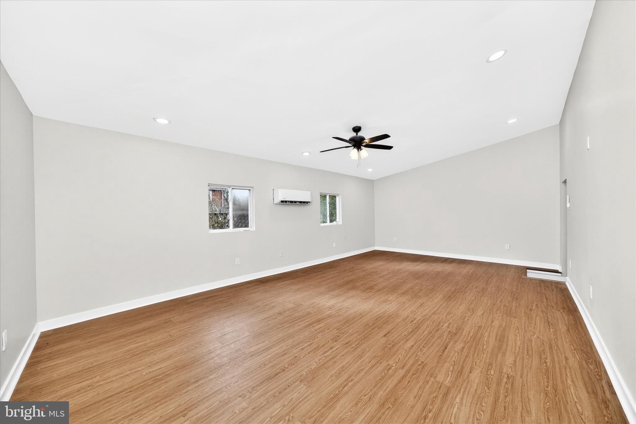 DUPONT VILLAGE - Residential