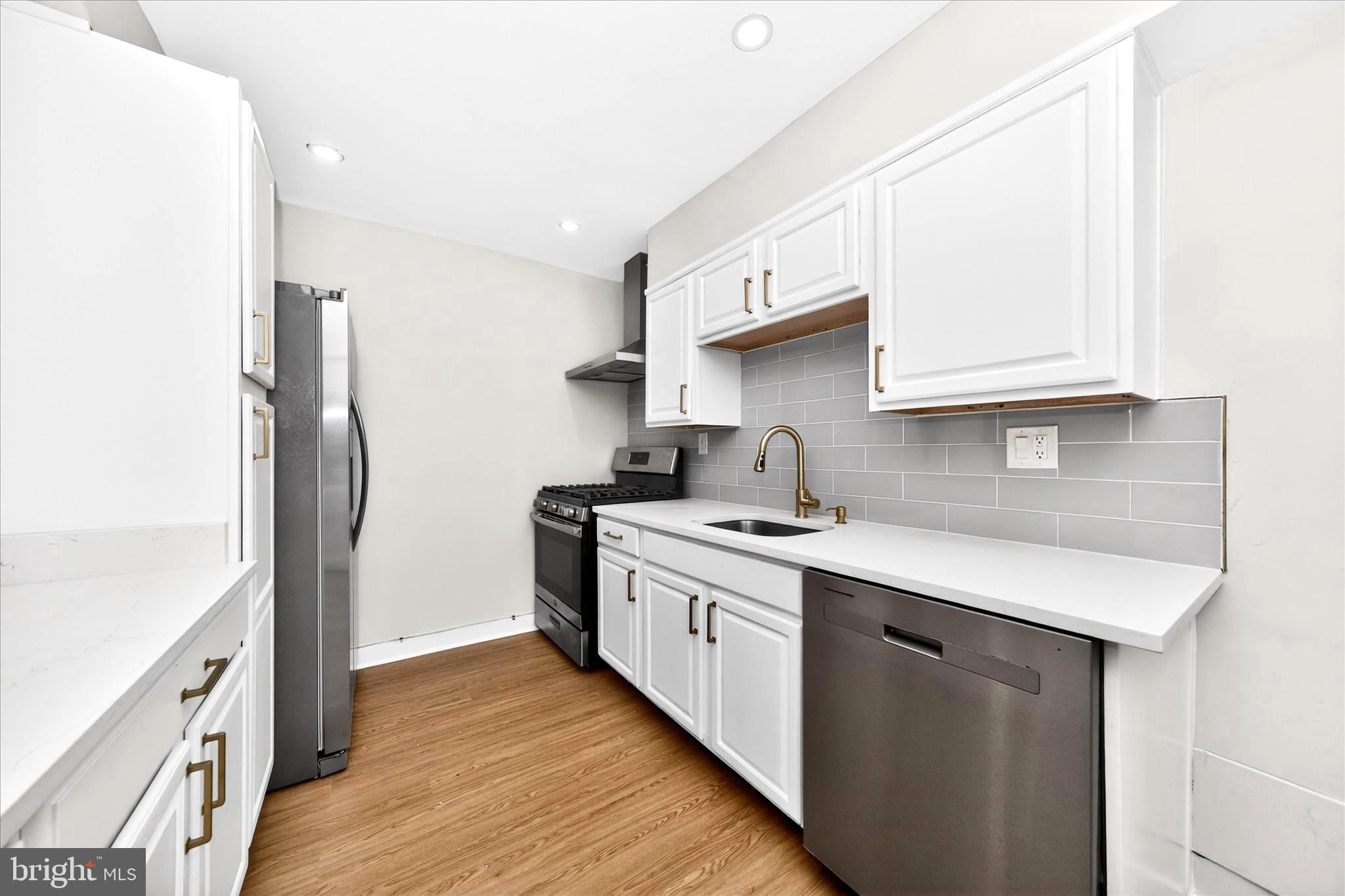 DUPONT VILLAGE - Residential