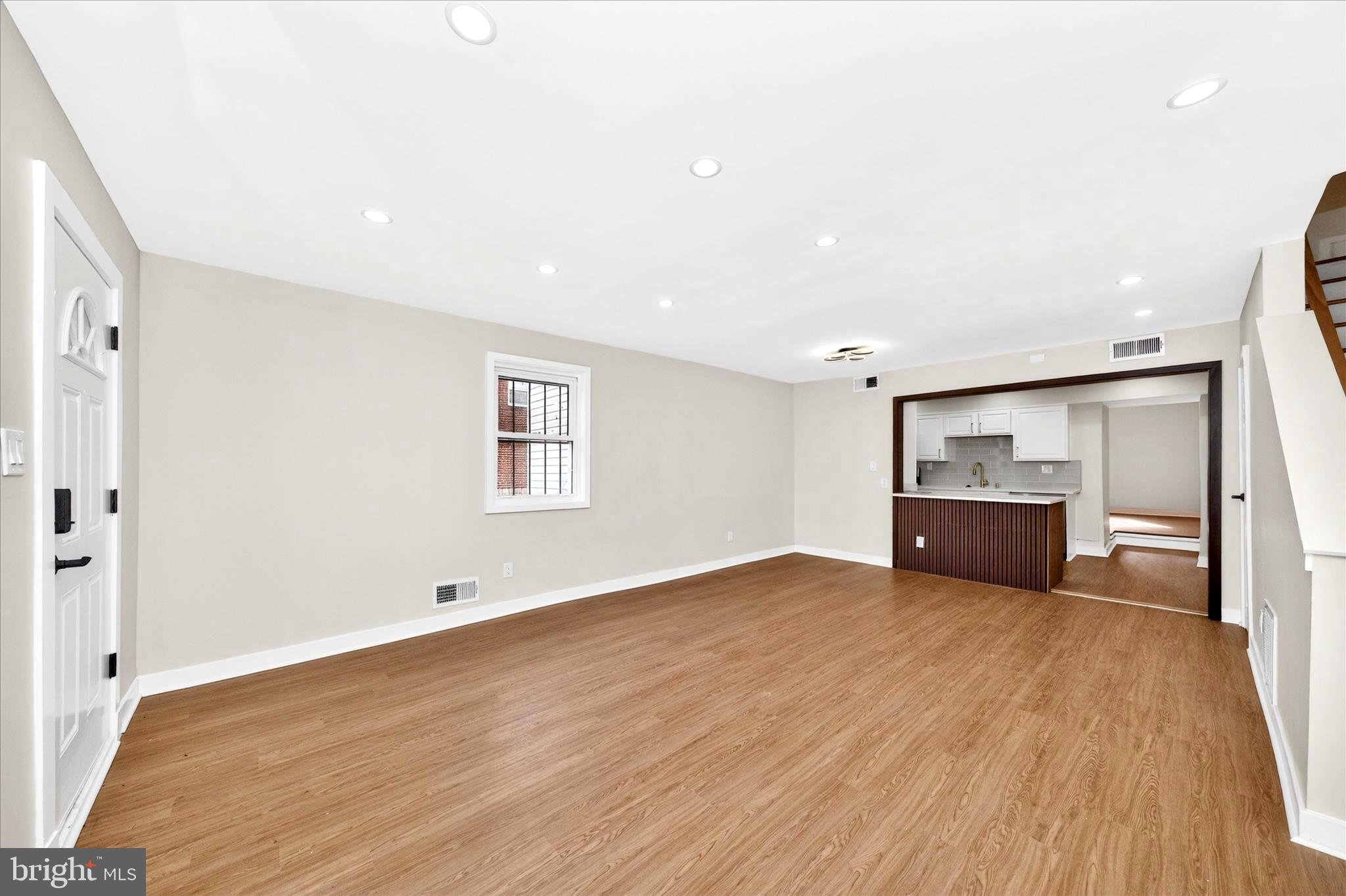 DUPONT VILLAGE - Residential