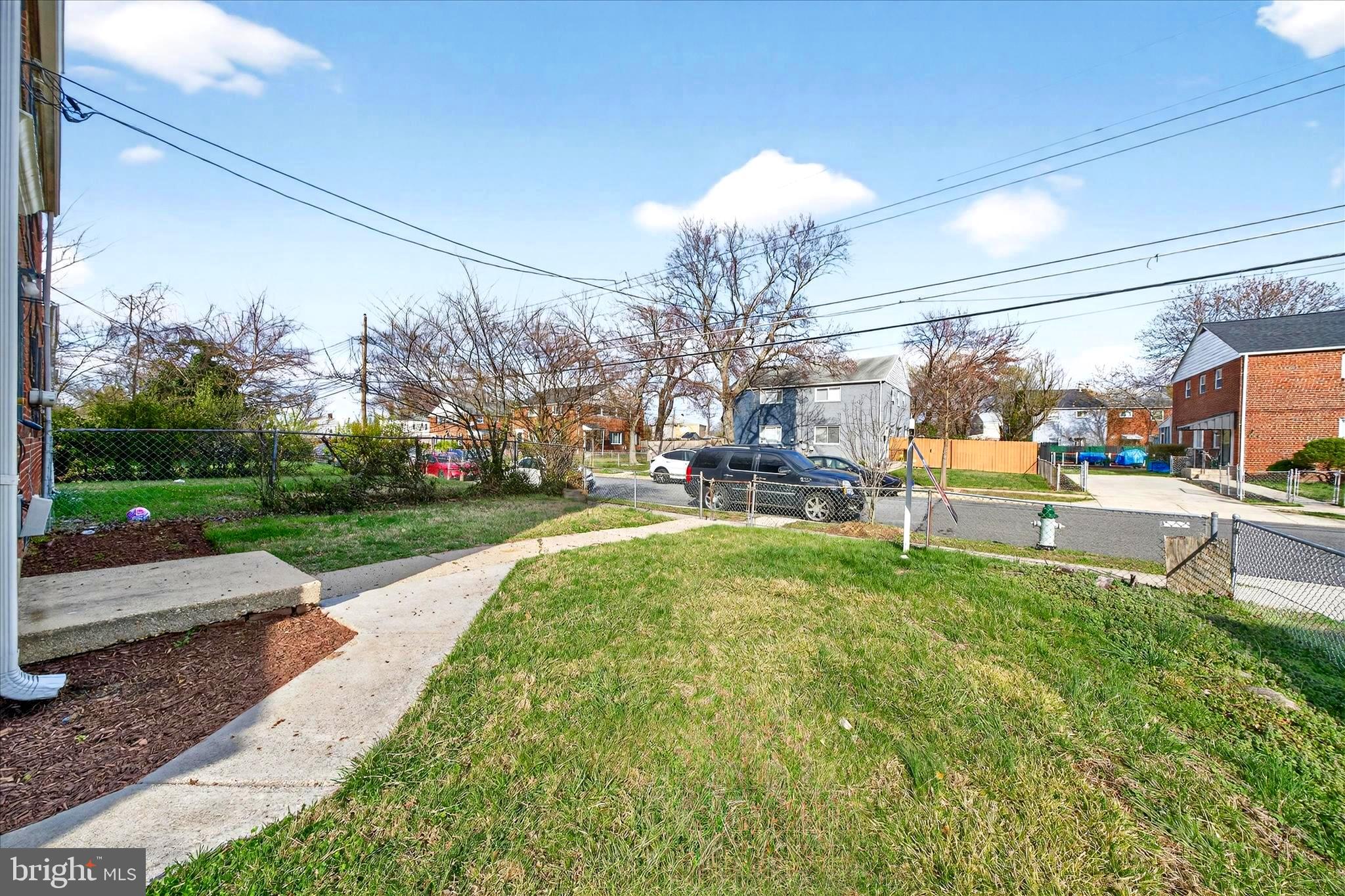 DUPONT VILLAGE - Residential