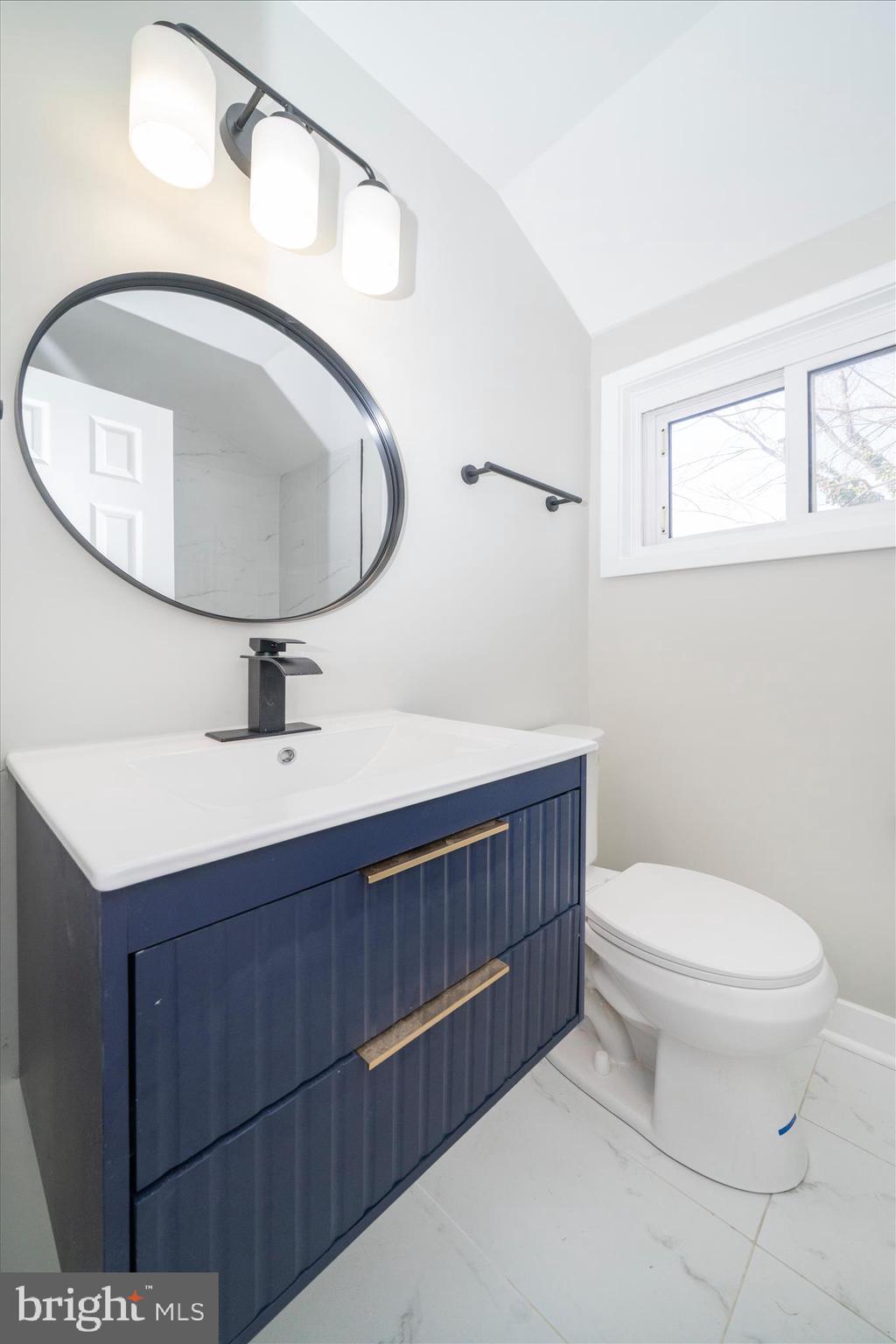 DUPONT VILLAGE - Residential