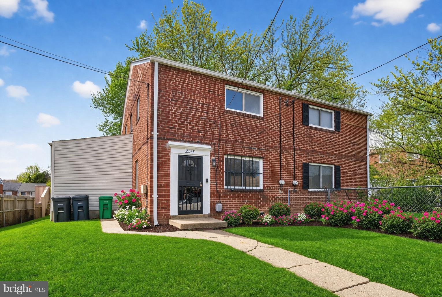 DUPONT VILLAGE - Residential