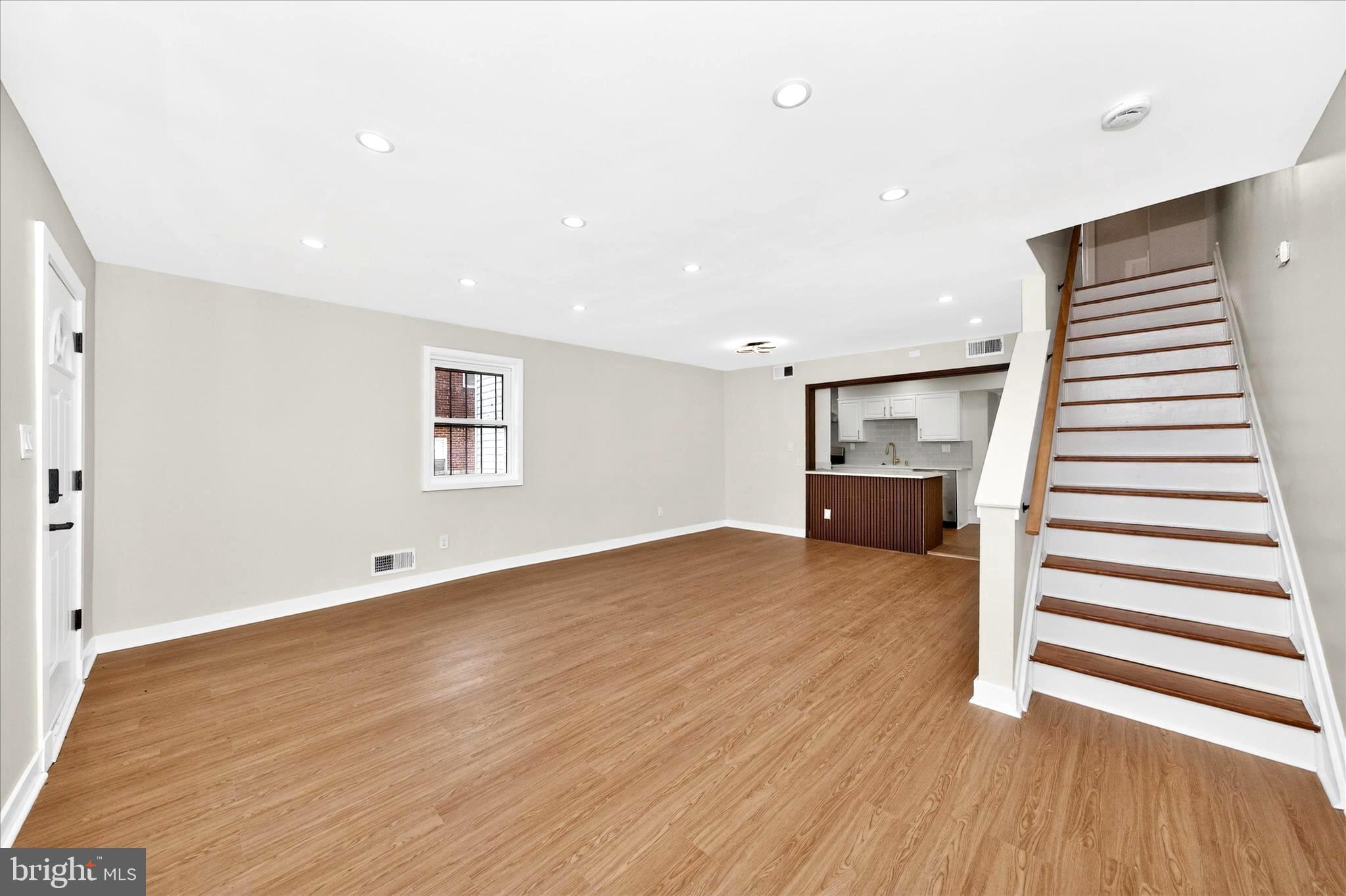 DUPONT VILLAGE - Residential