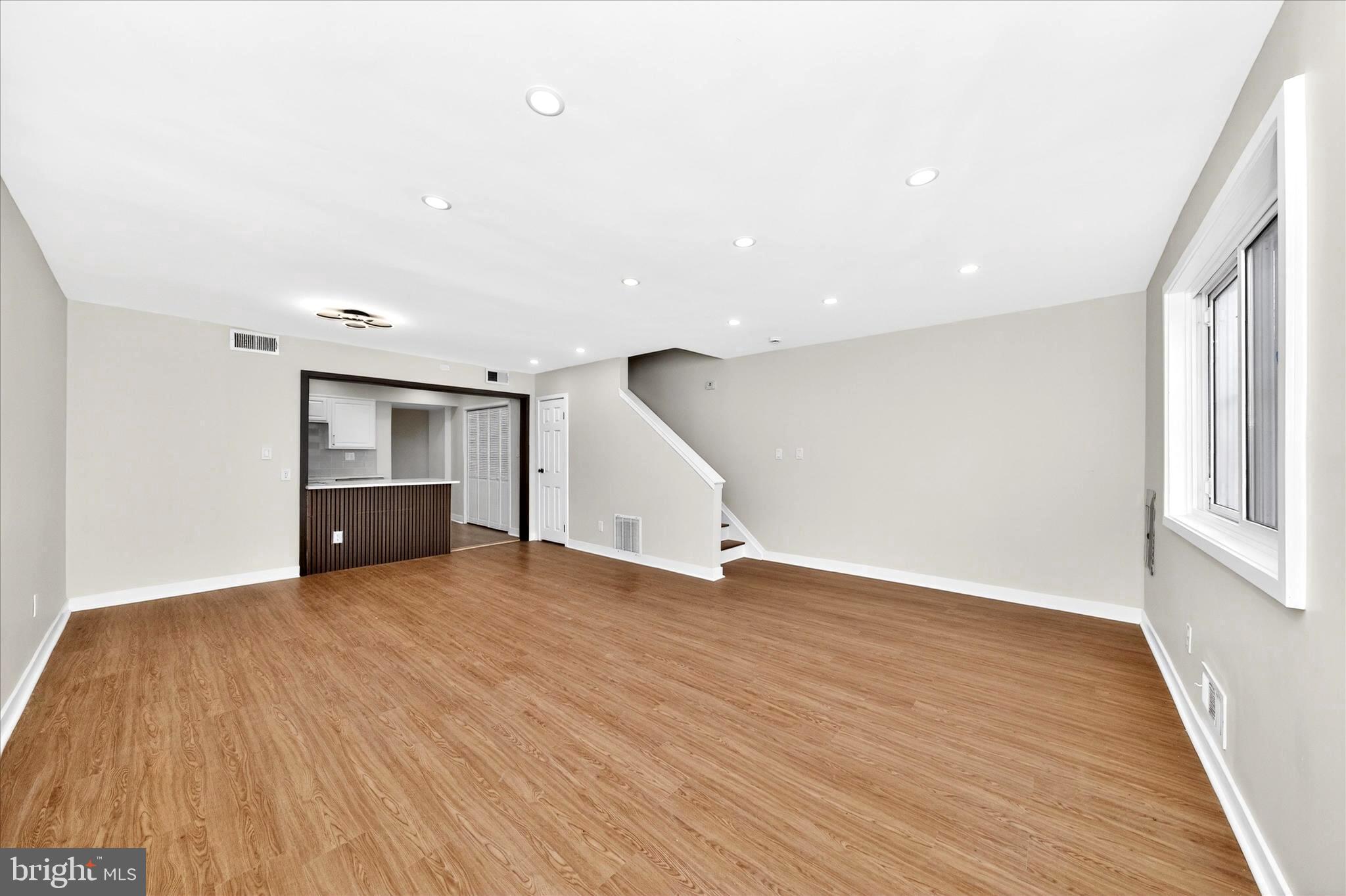 DUPONT VILLAGE - Residential