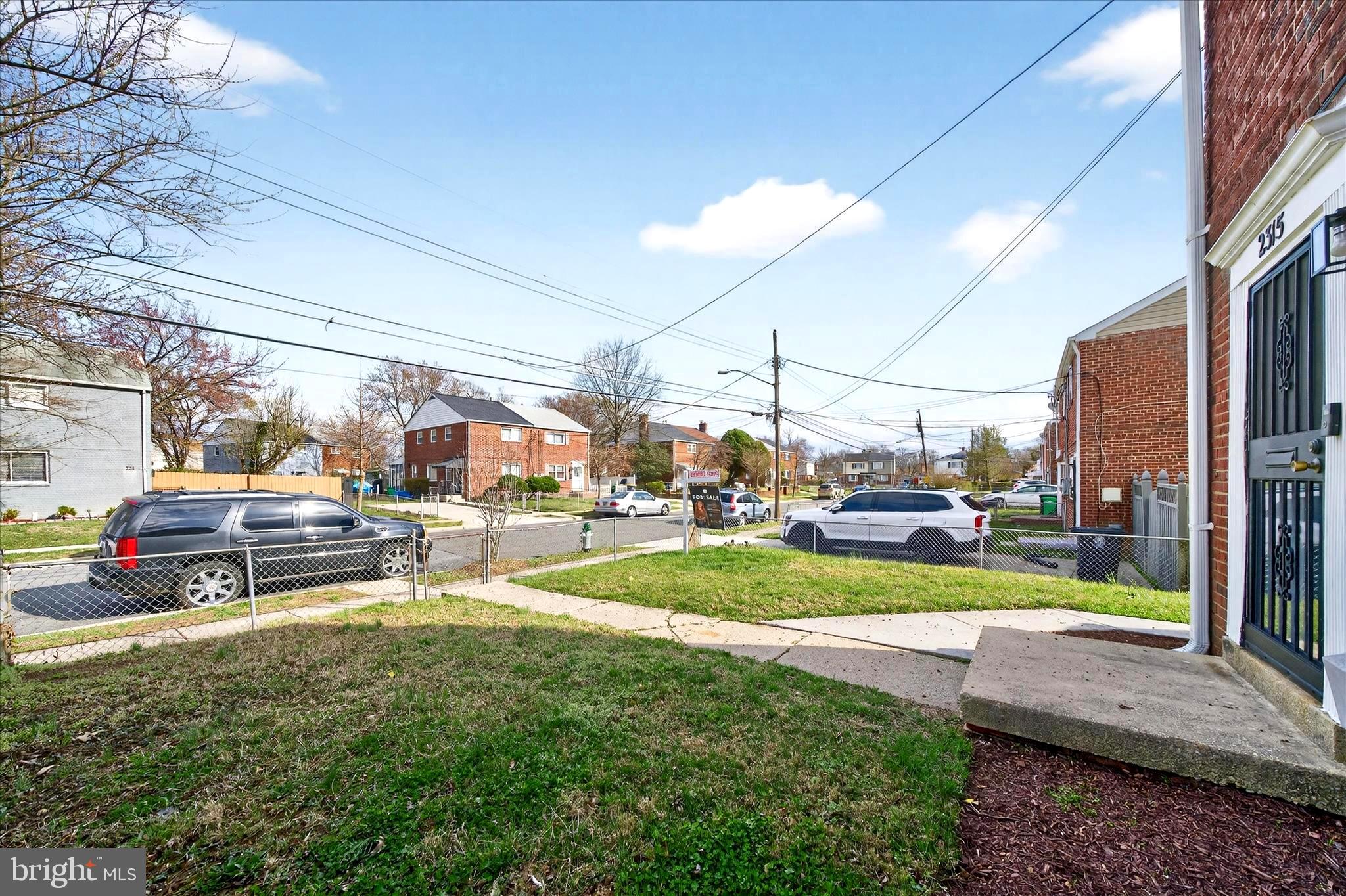 DUPONT VILLAGE - Residential