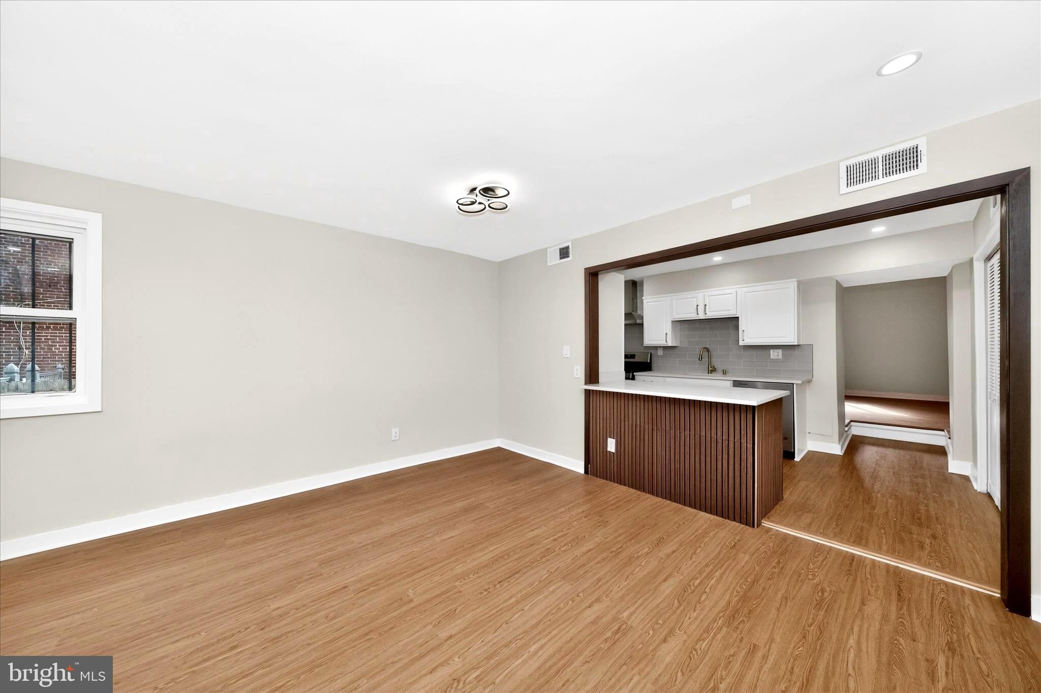 DUPONT VILLAGE - Residential