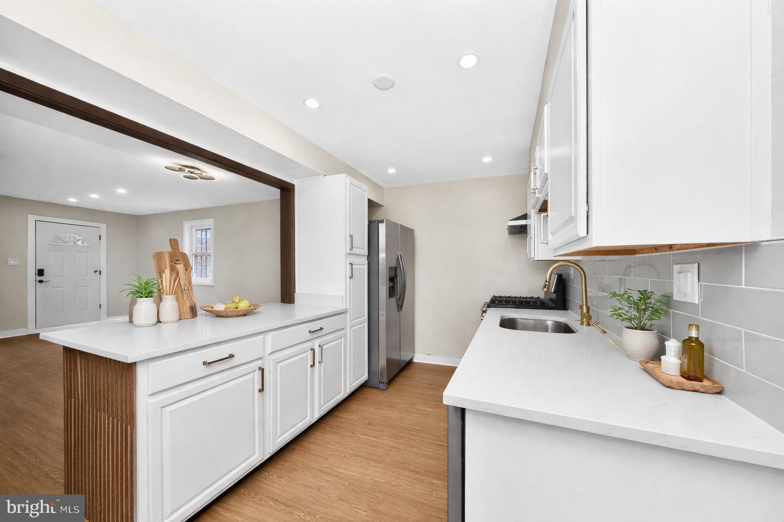 DUPONT VILLAGE - Residential